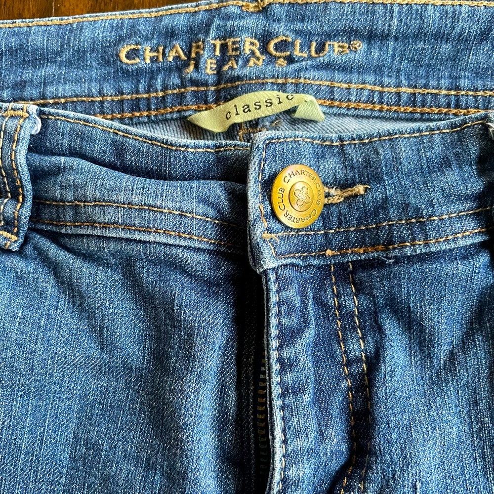 🌸Women’s denim jeans by Charter club size 12P🌸🎂